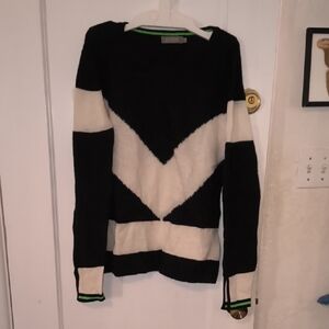 Brodie Cashmere | Black and White Geometric Sweater